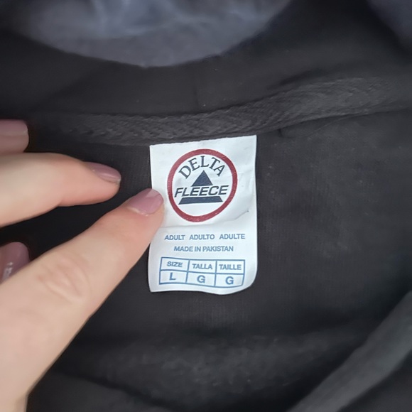 Super cute girls sweatshirt! - Picture 2 of 2